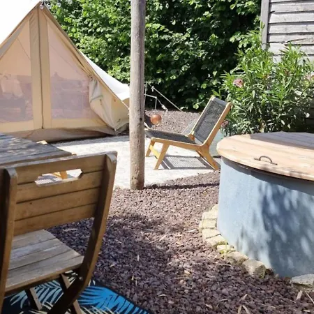 Luxusní stan Boheme Glamping Experience *
